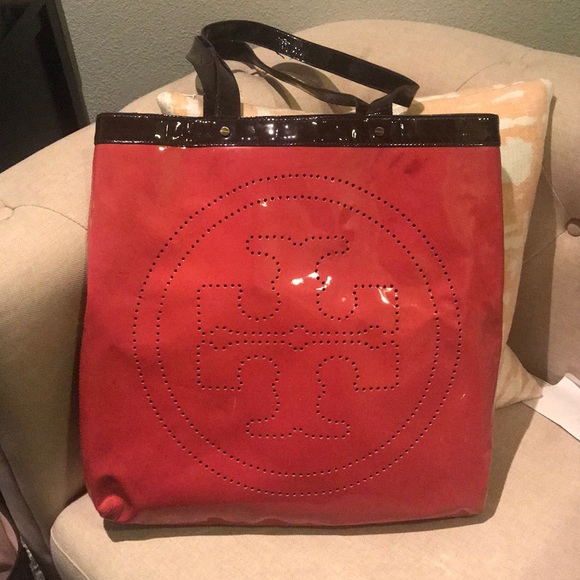 Tory Burch Handbags - Tory Burch hot pink tote bag